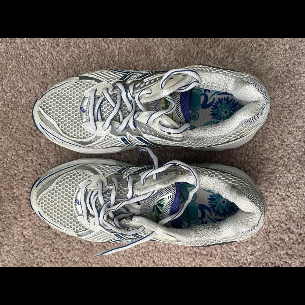 7 1/2 Asics